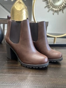 Soda Faux Leather Brown Ankle Boots Heels size 11 Shoes - Picture 1 of 8