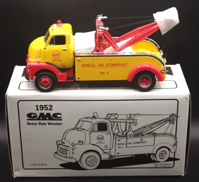 First Gear 52 1952 GMC Heavy Duty Wrecker Shell Oil Co Tow Truck 18-1071 1:34 - Image 1 of 4