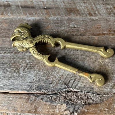 Cascanueces gallo vintage de latón fundido de 6,5" de largo con detalles intrincados Foto 1 de 4