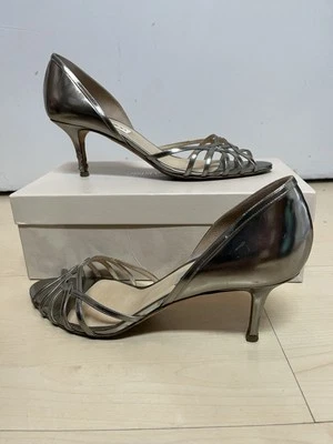 Jimmy Choo Sandalia Plata Gatito Tacón Tiras Talla 40 W9 Usada Foto 1 de 4