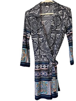 Vestido envolvente de manga larga estampado geométrico multicolor Venus para mujer talla S usado Foto 1 de 4