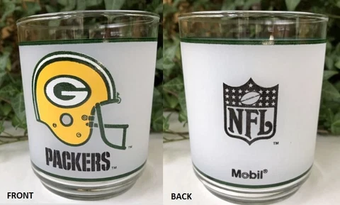 Vtg 1980 s Green Bay Packers NFL Football Mobil Oil Frosted 12 Oz Rocks Glass 4" Cover