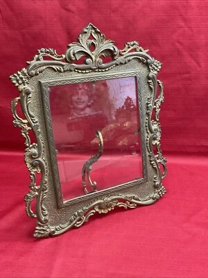 "Marco de fotos de vidrio con caballete de latón dorado victoriano de 14,5"" de alto - 11,5 de ancho" Foto 1 de 4