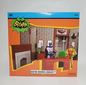 BATMAN DC Retro 66 Classics TV Series Wayne Manor Library Playset -NEW - Picture 1 of 3