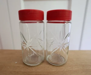 Vintage Anchor Hocking starburst glass SALT & PEPPER SHAKERS 5" Red lids MCM - Picture 1 of 3