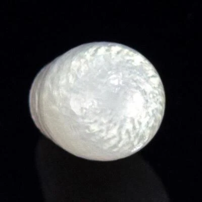1.05 cts Genuine Natural Wild Tridacna Clam Pearl 6.67 mm Extremely Rare 0.21 g - Image 1 of 4