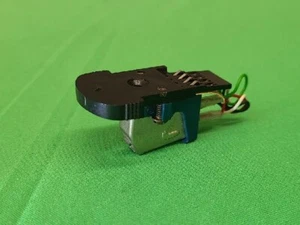Cartucho de tocadiscos Audio Dynamics ADC K7E con carcasa de cabezal BSR AS 1002 SIN lápiz óptico - Imagen 1 de 8