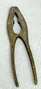 Utensilio de cocina vintage patas de cangrejo langosta cascanueces metal latón en relieve - Imagen 1 de 2