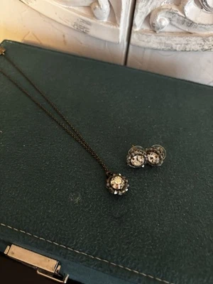 Set Komplott – Halskette & Ohrringe, elegant & funkelnd für Damen - Bild 1 von 3