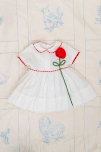 Adorable Vintage 1950s Little Girls Spring Dress 3D Appliqué Rose New Old Stock - Picture 1 of 4