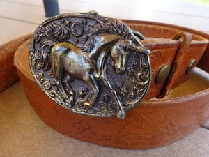 EINHORN tolle amerikanische Gürtelschnalle Vintage Pferd mit Leder geprägt Gürtel 43,5" - Bild 1 von 9