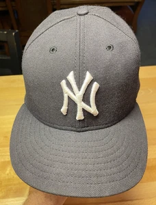 Vintage New York Yankees Authentic New Era eng anliegende Mütze 7 3/4" 100 % Wolle - Bild 1 von 10