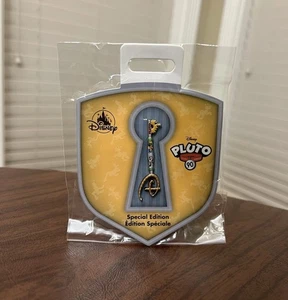Disney Store Key Pin Pluto 90th Anniversary Limited Special Edition Trading 2020 - Bild 1 von 5