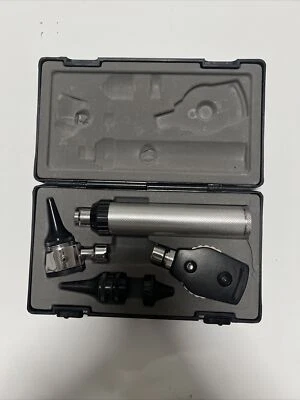 RA Bock LED Otoscopio Oftalmoscopio Juego de Diagnóstico con FUNDA RÍGIDA Foto 1 de 4