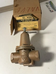 Watts Regulator Iron Body Water Pressure Reducing Valve & Strainer 3/4" N250B Z2 - Picture 1 of 6