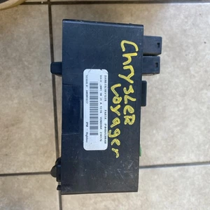 OEM 01 02 Chrysler T&C CARAVAN 04869200AM Fuse Box Relay Module W ECM Cracked - Picture 1 of 8
