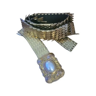 Vintage 1990 Goldtone Metal Scale Art Deco Disco Stretch Belt Size M/L - Image 1 of 4