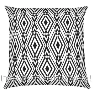 CASA DIAMOND GEOMETRIC WHITE BLACK DESIGN PILLOW CUSHION 45x45cm **FREE DELIVERY - Picture 1 of 3