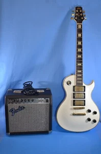 GIBSON 'Style' 2000 Elec PEAVEY White Guitar w/ Gold Pick-ups 38W Cabinet Amp - Picture 1 of 10