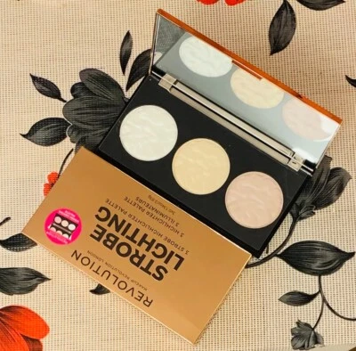 REVOLUTION STROBE LIGHTING Highlighting Powder Palette 3.83g BOXED - Image 1 of 4