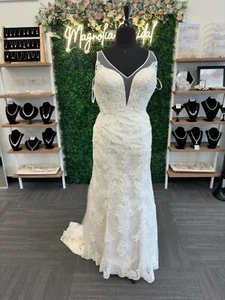 Justin Alexander Lace Bridal Gown with Illusion V neck and Illusion Button Back - Picture 1 of 2