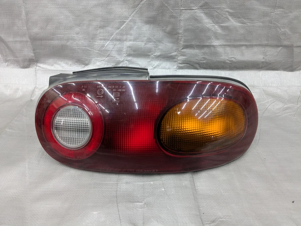 Luz trasera derecha pasajero Mazda MX-5 Miata 1990-1997 97NASU 90-97 Foto 1 de 4