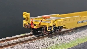 Ring Engineering EOT 33" Roller Bearing Wheels Truck LED Ho Scale Athearn Orange - Picture 1 of 5