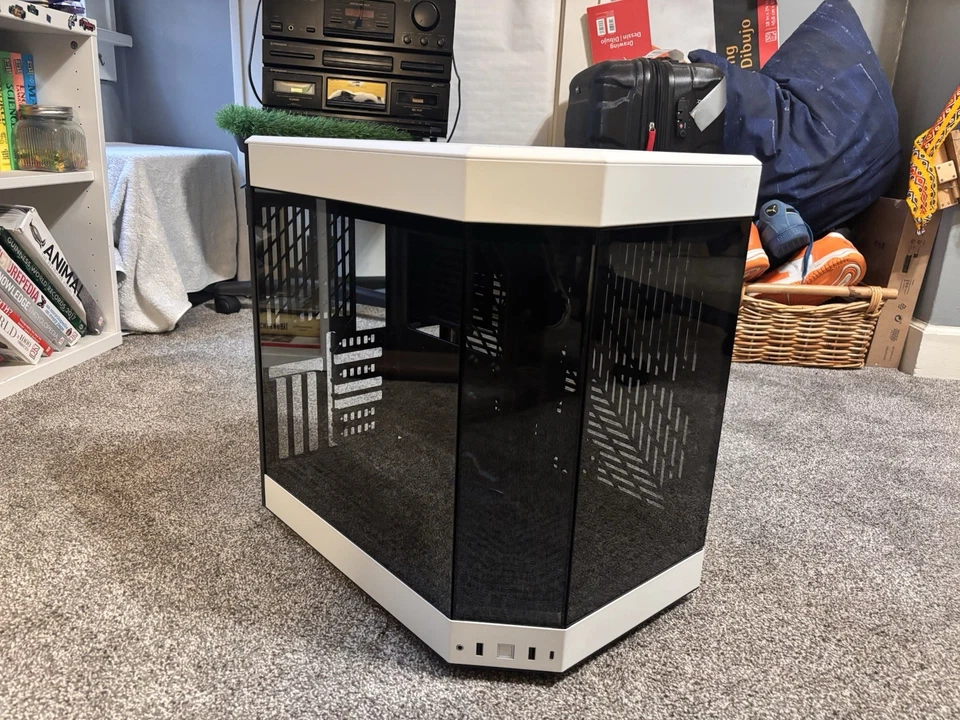 Hyte Y90 Foto 1 de 4