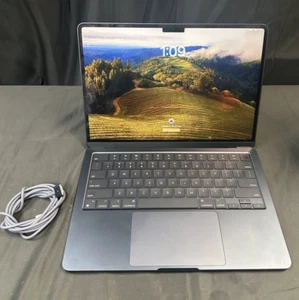 Apple MacBook Air 13.6" (256GB SSD, M2, 8GB) Laptop - Midnight - MLY33LL/A 2022 - Afbeelding 1 van 13