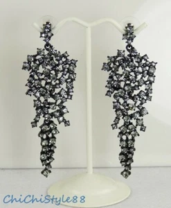 Pendiente de graduación de cóctel con racimo de hielo hecho con cristal de diamante negro Swarovski - Imagen 1 de 4