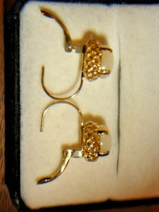 LEVER BACK 585 Y/G NATURAL MOONSTONE CABOCHON EARRINGS - Picture 1 of 5