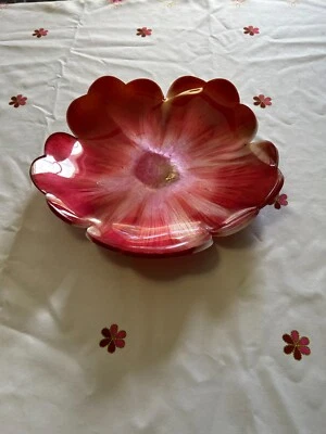 "Cuenco de pétalos de resina epoxi roja hecho a mano - Bandeja decorativa de 12,5"" con brillo dorado" Foto 1 de 4