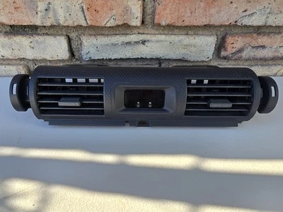 丰田 FJ Cruiser 2007 - 2014 年交流/热中心通风口带时钟 Oem 二手 — 第 1/4 张图片