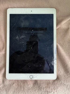 Apple Ipad Air 2 128gb Rose Gold Smashed Screen  - Image 1 of 4