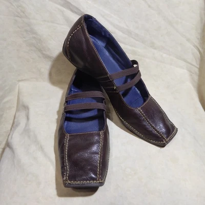 🩰 Aerosoles Puntera Cuadrada Mary Jane Pisos 9 M Cuero sintético Marrón; Detalles Cosidos Foto 1 de 4