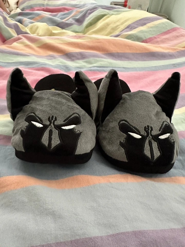 batman slippers - Image 1 of 4