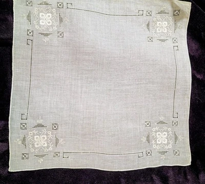 Beautiful Vintage Handkerchief/Hanky With Handmade Embroidery And Drawnwork - Image 1 of 4