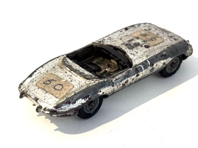 Corgi Toys 312 1965 tipo E Jaguar versión dorada 1,43 fundido a presión A7 Foto 1 de 4