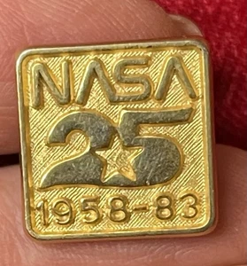NASA 25 anni 1958-83 LORDSHIP premio dipendenti spilla cravatta bavero vintage - Foto 1 di 8
