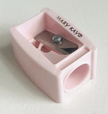 Afilador rosa único Mary Kay Cosmetics para lápices o lápices grandes de ojos o labios Foto 1 de 4