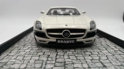  MIN107032020 Minichamps Brabus 700 Biturbo Coupé 2013 1/18 - Immagine 1 di 4