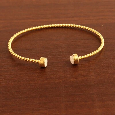 Brazalete minimalista forma redonda blanco azúcar druzy chapado en oro banda de alambre trenzado Foto 1 de 3