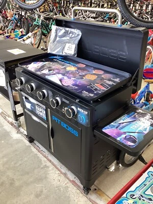 Chapa Pit Boss 10783 Ultimate 647 pés quadrados gás externo 5 queimadores 50.000 BTU, preta - Imagem 1 de 4