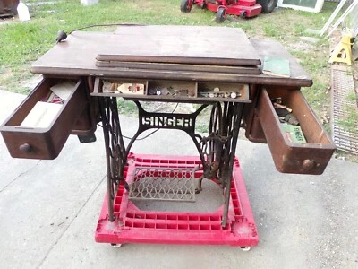 MÁQUINA DE COSER VINTAGE CANTANTE 201-2 resistente/SOLO RECOGIDA/PIEZAS R NO FUNCIONA Foto 1 de 4