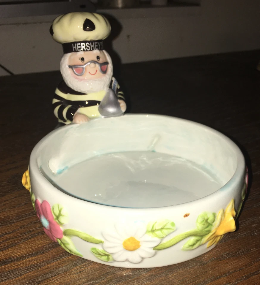 2004 HFC Collectible Ceramic Hershey's Kiss Elf Candy Dish   - Image 1 of 1
