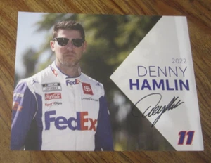 Foto firmada autografiada por el conductor y propietario de Denny Hamlin 8,5X11 NASCAR Racing - Imagen 1 de 3