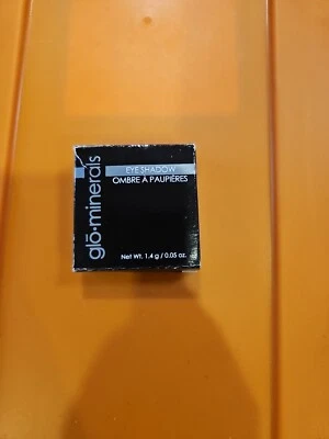 Sombra de ojos Glo Minerals Silver Mist 1,4 g./0,05 oz. Nuevo en caja Foto 1 de 4