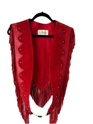 Colete feminino vintage de couro vermelho com miçangas e borlas Dojara - Imagem 1 de 4