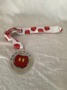 Disney - Virtual Running Shorts 5k - Medaillen - Mickey Mouse Hose - Neu - Selten! - Bild 1 von 4