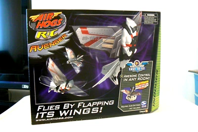 AIR HOGS R/C V-Wing Avenger 2008 Flapping Wings NEW IN SEALED BOX - Image 1 of 4